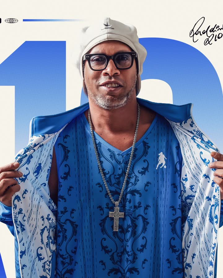 Ronaldinho Gaúcho na campanha Camisa 10